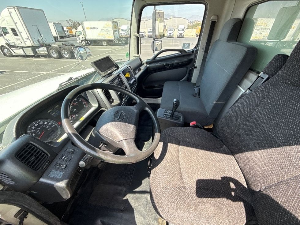 Refrigerated Truck-Light and Medium Duty Trucks-Hino-2018-338-Torrance-CA-128,632\n\t\tmiles-$ 51,500 - Image 19