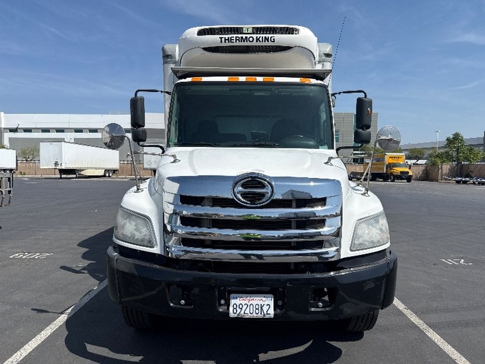 Refrigerated Truck-Light and Medium Duty Trucks-Hino-2018-338-Torrance-CA-128,632\n\t\tmiles-$ 51,500 - Image 2