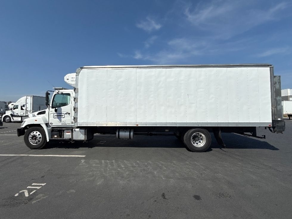 Refrigerated Truck-Light and Medium Duty Trucks-Hino-2018-338-Torrance-CA-128,632\n\t\tmiles-$ 51,500 - Image 4
