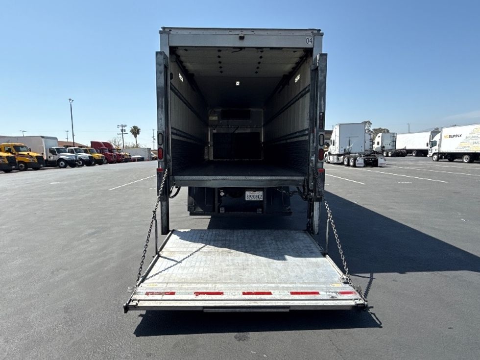 Refrigerated Truck-Light and Medium Duty Trucks-Hino-2018-338-Torrance-CA-128,632\n\t\tmiles-$ 51,500 - Image 9