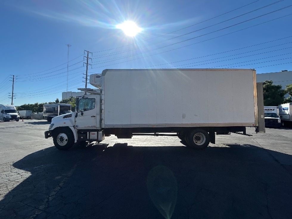 Refrigerated Truck-Light and Medium Duty Trucks-Hino-2018-338-Torrance-CA-159,873\n\t\tmiles-$ 52,000 - Image 4
