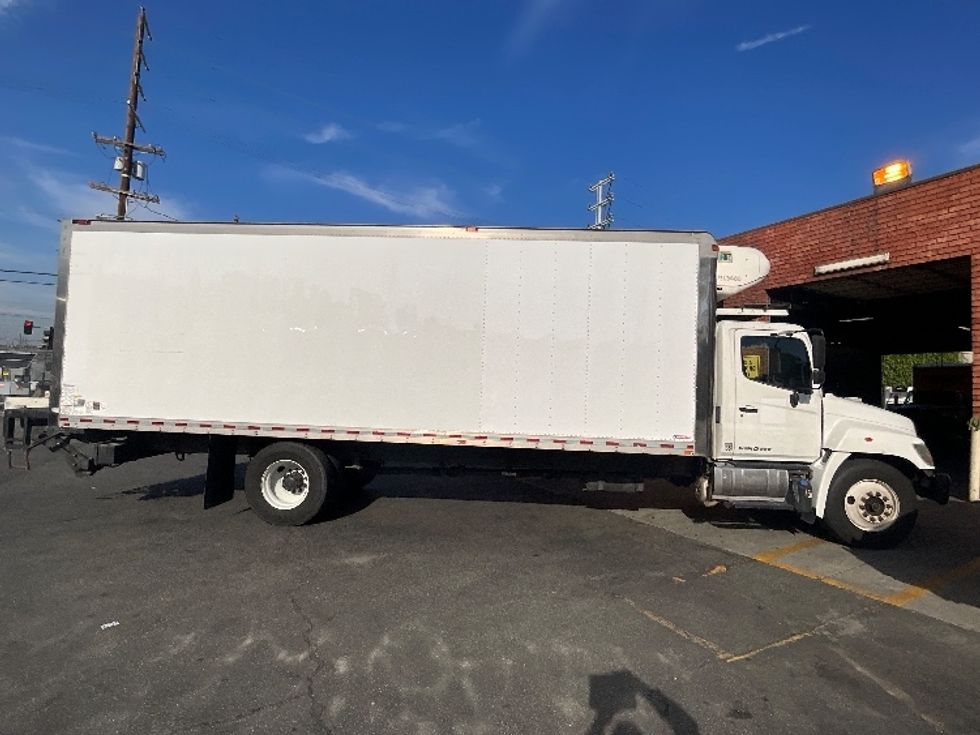 Refrigerated Truck-Light and Medium Duty Trucks-Hino-2018-338-Torrance-CA-274,742\n\t\tmiles-$ 33,000 - Image 15