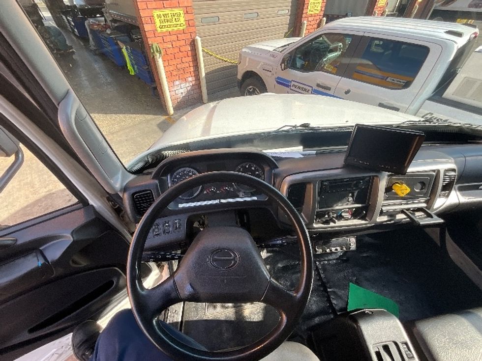 Refrigerated Truck-Light and Medium Duty Trucks-Hino-2018-338-Torrance-CA-274,742\n\t\tmiles-$ 33,000 - Image 18