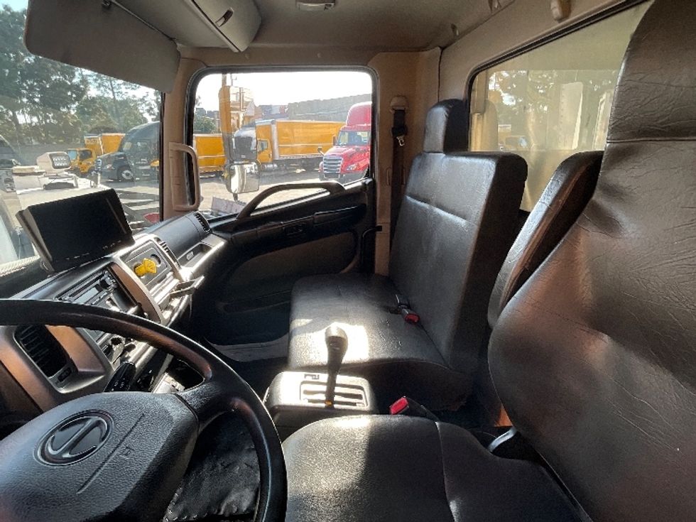 Refrigerated Truck-Light and Medium Duty Trucks-Hino-2018-338-Torrance-CA-274,742\n\t\tmiles-$ 33,000 - Image 19