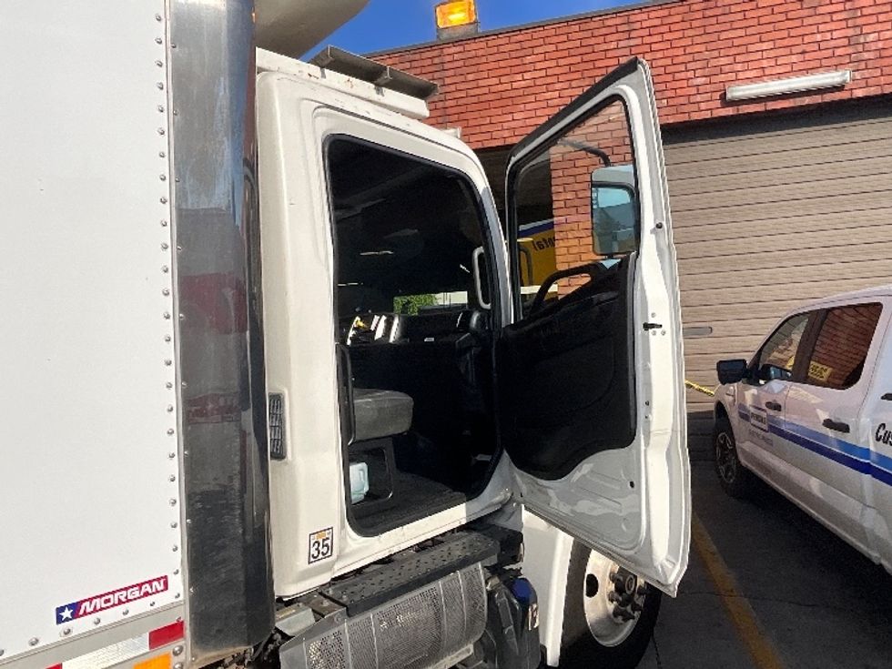 Refrigerated Truck-Light and Medium Duty Trucks-Hino-2018-338-Torrance-CA-274,742\n\t\tmiles-$ 33,000 - Image 20