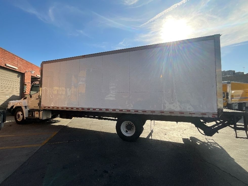 Refrigerated Truck-Light and Medium Duty Trucks-Hino-2018-338-Torrance-CA-274,742\n\t\tmiles-$ 33,000 - Image 4