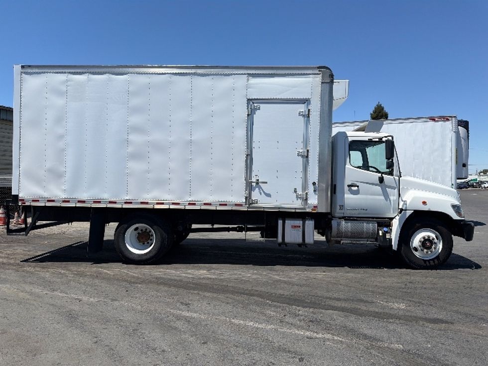Refrigerated Truck-Light and Medium Duty Trucks-Hino-2018-338-West Sacramento-CA-166,200\n\t\tmiles-$ 32,250 - Image 14