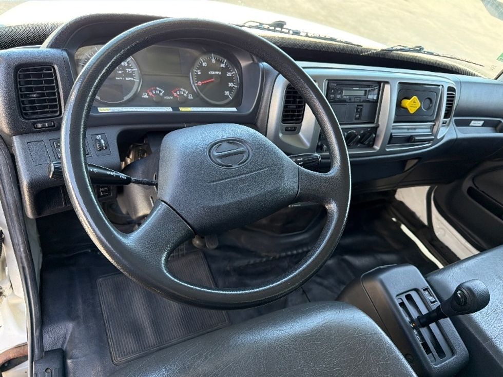Refrigerated Truck-Light and Medium Duty Trucks-Hino-2018-338-West Sacramento-CA-166,200\n\t\tmiles-$ 32,250 - Image 16