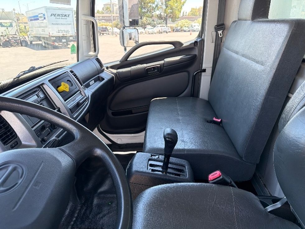 Refrigerated Truck-Light and Medium Duty Trucks-Hino-2018-338-West Sacramento-CA-166,200\n\t\tmiles-$ 32,250 - Image 18