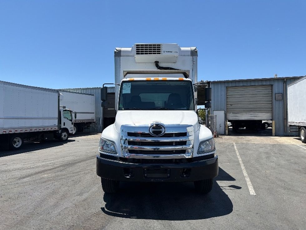 Refrigerated Truck-Light and Medium Duty Trucks-Hino-2018-338-West Sacramento-CA-166,200\n\t\tmiles-$ 32,250 - Image 2
