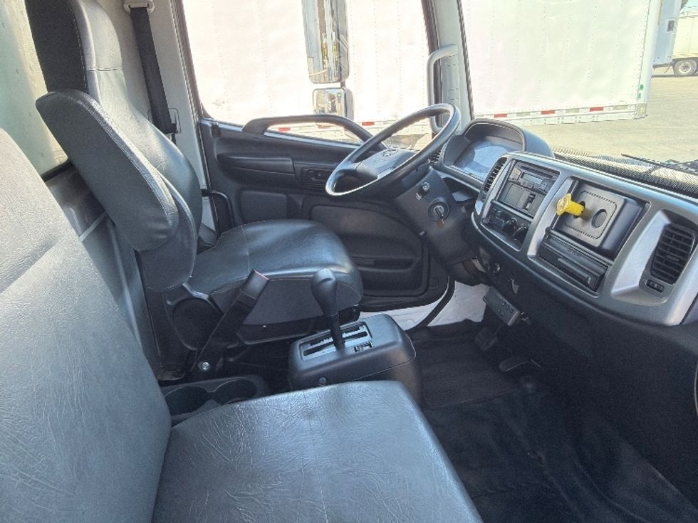 Refrigerated Truck-Light and Medium Duty Trucks-Hino-2018-338-West Sacramento-CA-166,200\n\t\tmiles-$ 32,250 - Image 21