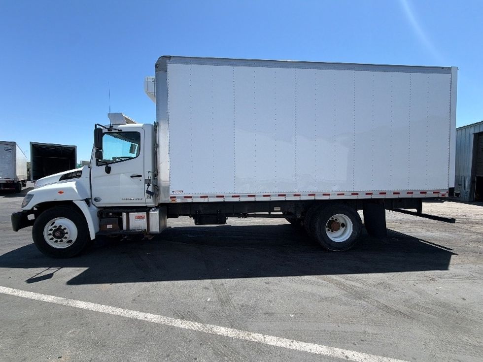 Refrigerated Truck-Light and Medium Duty Trucks-Hino-2018-338-West Sacramento-CA-166,200\n\t\tmiles-$ 32,250 - Image 4