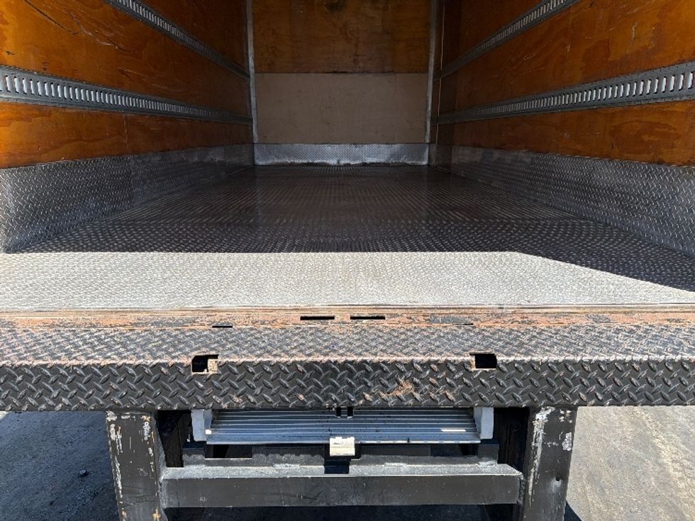 Refrigerated Truck-Light and Medium Duty Trucks-Hino-2018-338-West Sacramento-CA-166,200\n\t\tmiles-$ 32,250 - Image 9