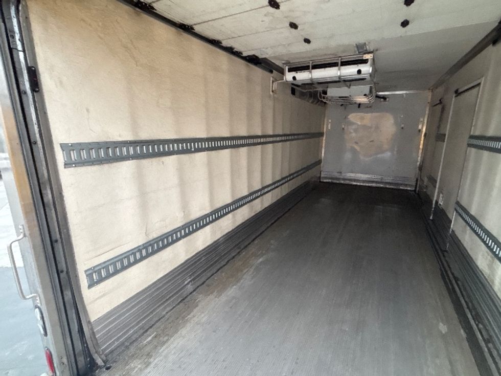 Refrigerated Truck-Light and Medium Duty Trucks-Hino-2018-338-West Sacramento-CA-175,891\n\t\tmiles-$ 42,000 - Image 11