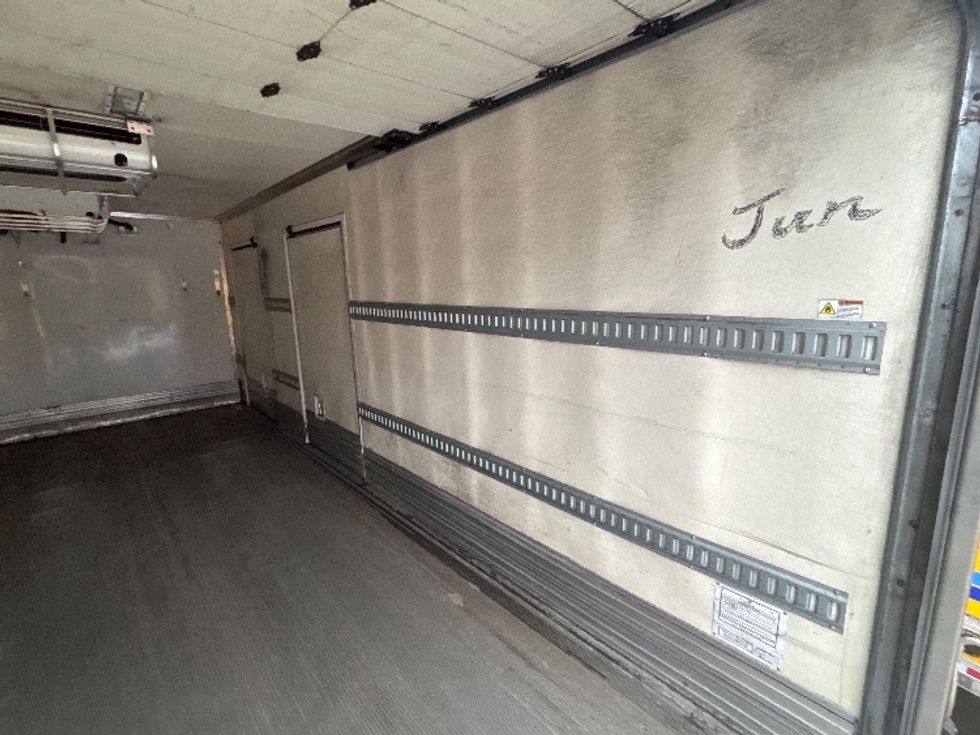 Refrigerated Truck-Light and Medium Duty Trucks-Hino-2018-338-West Sacramento-CA-175,891\n\t\tmiles-$ 42,000 - Image 12