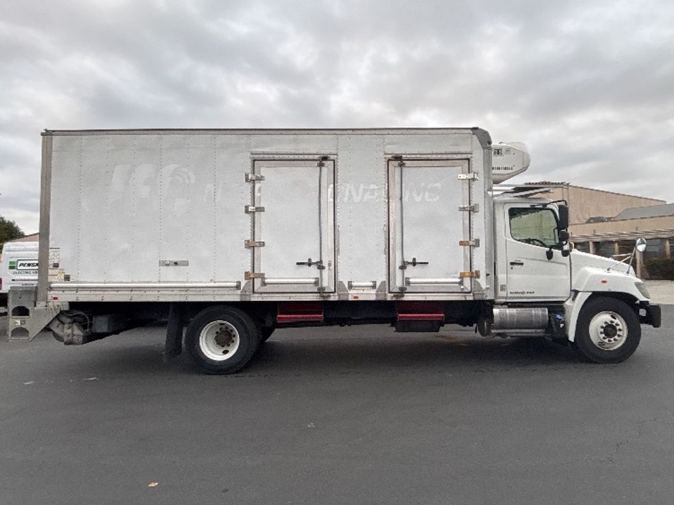 Refrigerated Truck-Light and Medium Duty Trucks-Hino-2018-338-West Sacramento-CA-175,891\n\t\tmiles-$ 42,000 - Image 15