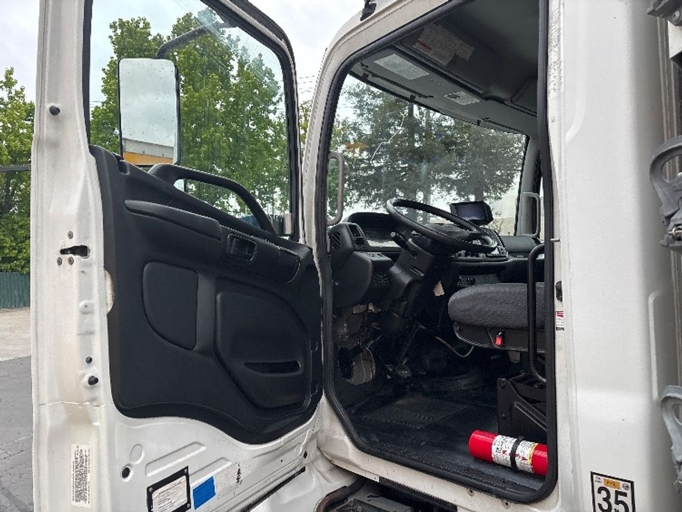 Refrigerated Truck-Light and Medium Duty Trucks-Hino-2018-338-West Sacramento-CA-175,891\n\t\tmiles-$ 42,000 - Image 16
