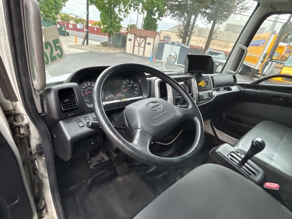 Refrigerated Truck-Light and Medium Duty Trucks-Hino-2018-338-West Sacramento-CA-175,891\n\t\tmiles-$ 42,000 - Image 17