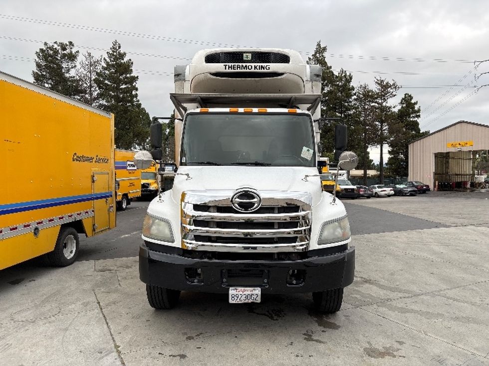 Refrigerated Truck-Light and Medium Duty Trucks-Hino-2018-338-West Sacramento-CA-175,891\n\t\tmiles-$ 42,000 - Image 2