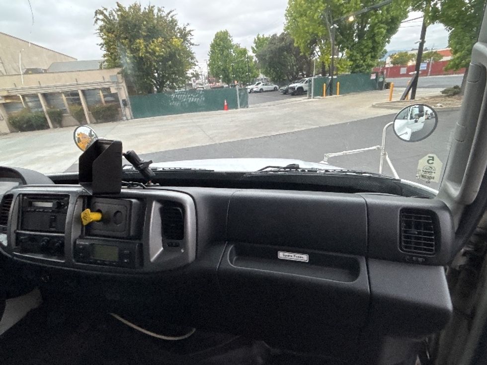Refrigerated Truck-Light and Medium Duty Trucks-Hino-2018-338-West Sacramento-CA-175,891\n\t\tmiles-$ 42,000 - Image 21
