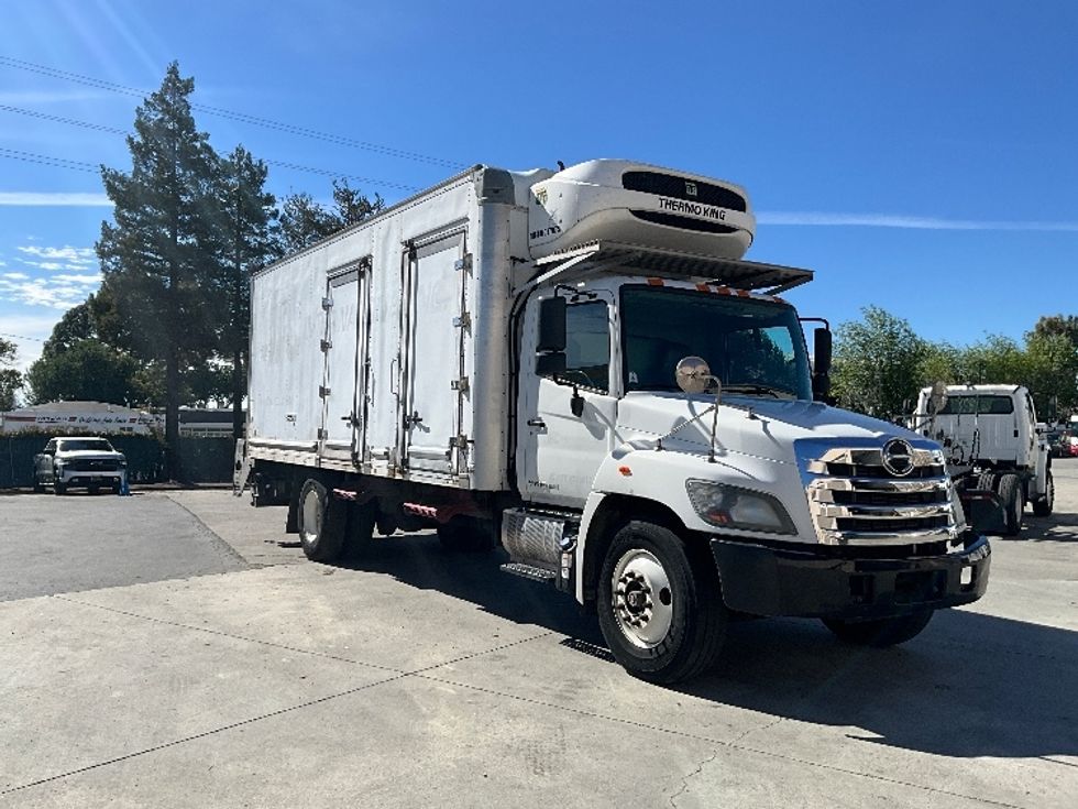 Refrigerated Truck-Light and Medium Duty Trucks-Hino-2018-338-West Sacramento-CA-184,889\n\t\tmiles-$ 40,500 - Image 1