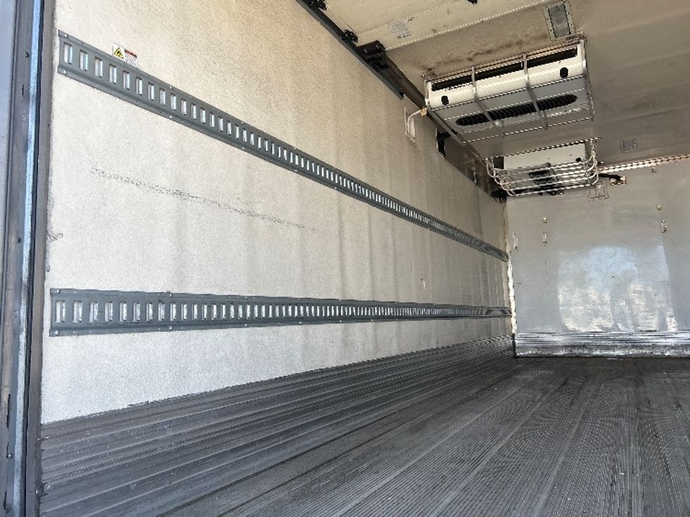 Refrigerated Truck-Light and Medium Duty Trucks-Hino-2018-338-West Sacramento-CA-185,881\n\t\tmiles-$ 39,500 - Image 11