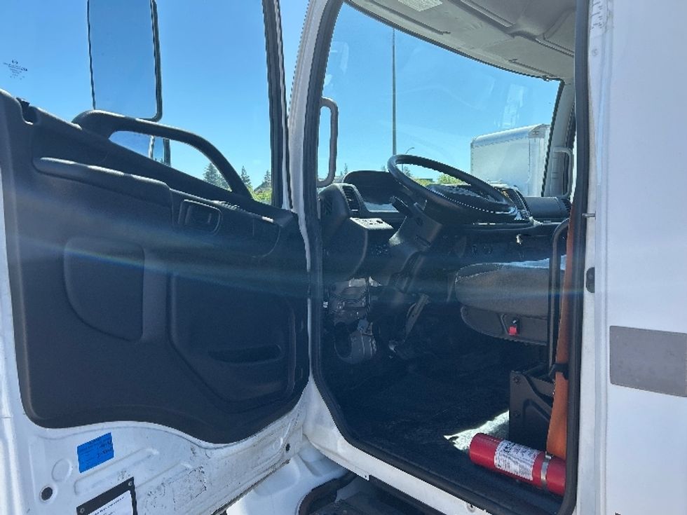 Refrigerated Truck-Light and Medium Duty Trucks-Hino-2018-338-West Sacramento-CA-185,881\n\t\tmiles-$ 39,500 - Image 16