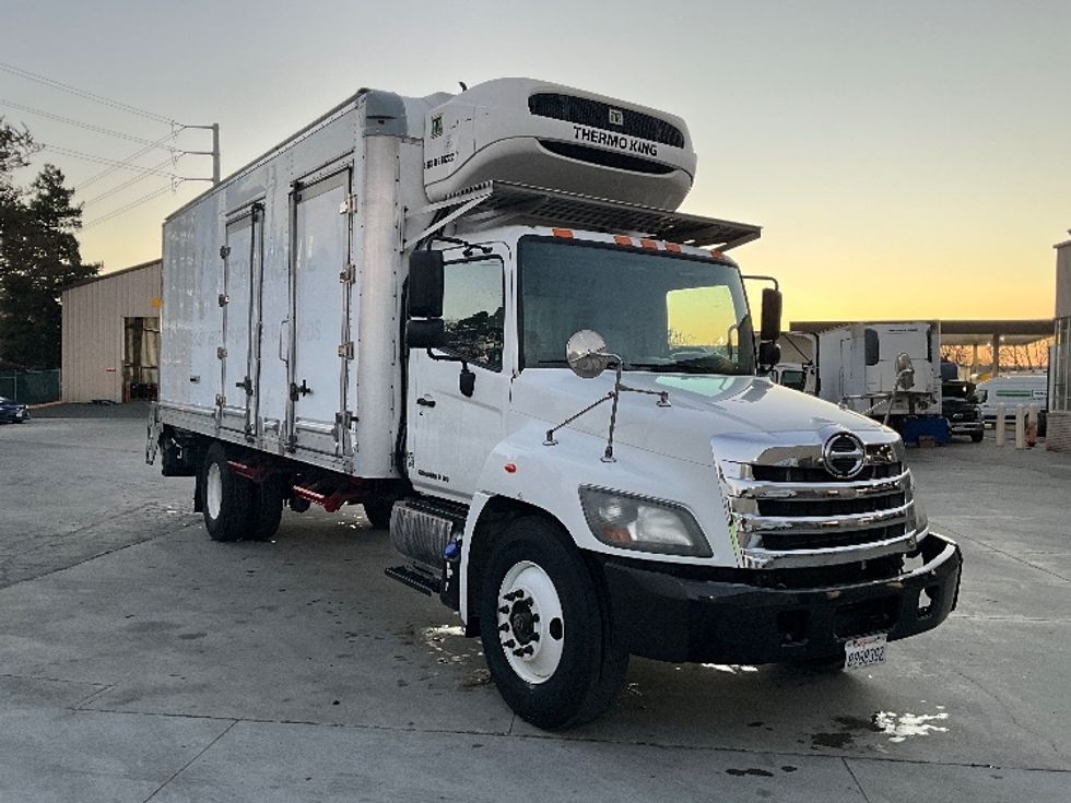 Refrigerated Truck-Light and Medium Duty Trucks-Hino-2018-338-West Sacramento-CA-186,821\n\t\tmiles-$ 40,500 - Image 1