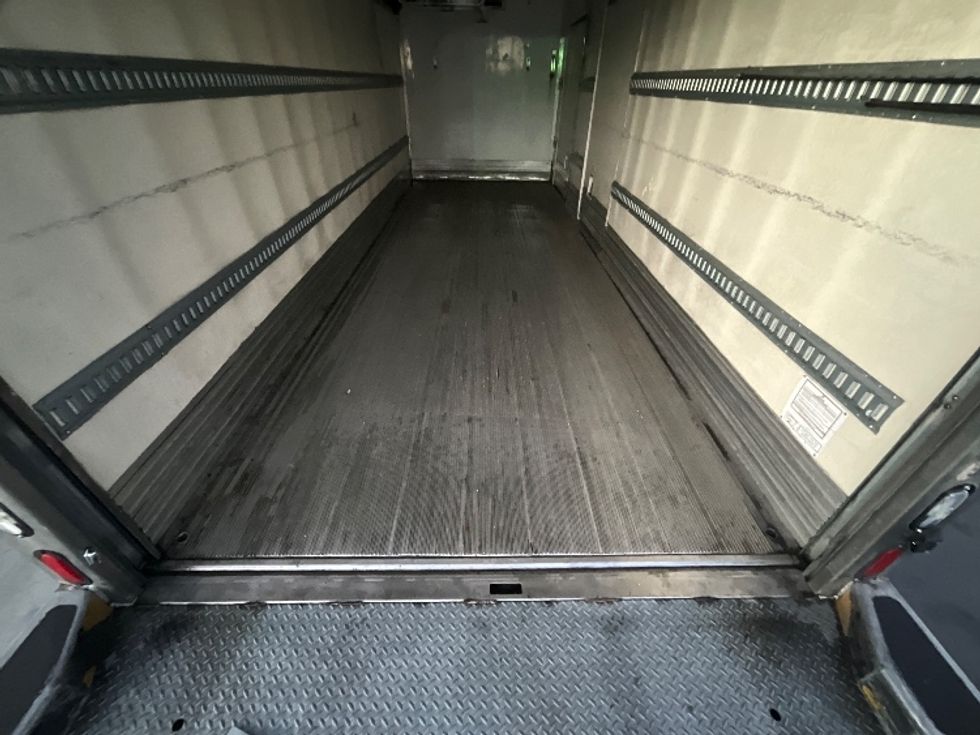 Refrigerated Truck-Light and Medium Duty Trucks-Hino-2018-338-West Sacramento-CA-186,821\n\t\tmiles-$ 40,500 - Image 10