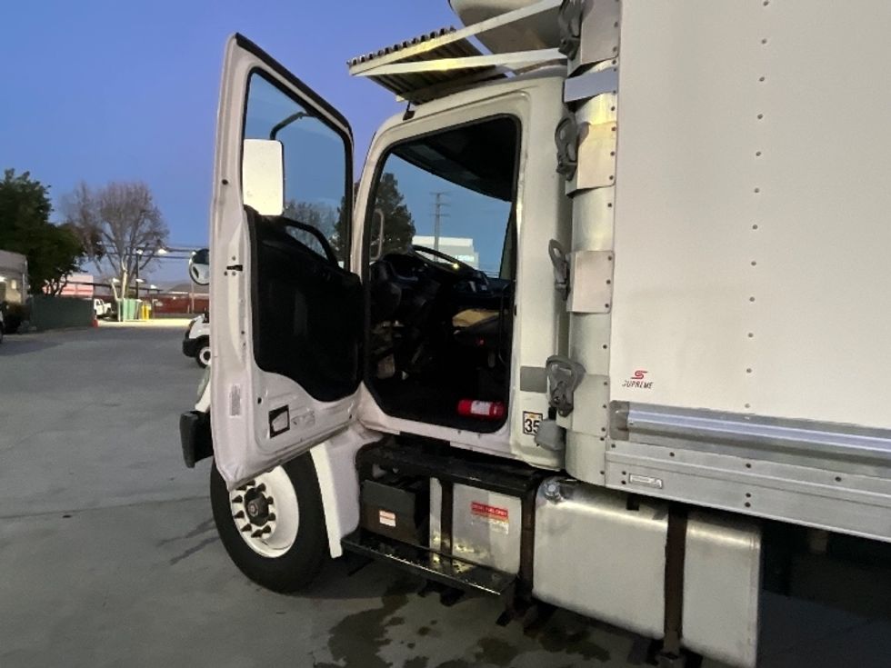 Refrigerated Truck-Light and Medium Duty Trucks-Hino-2018-338-West Sacramento-CA-186,821\n\t\tmiles-$ 40,500 - Image 16