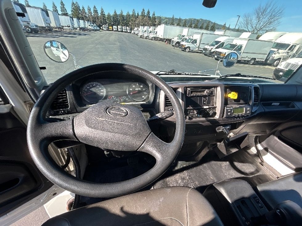 Refrigerated Truck-Light and Medium Duty Trucks-Hino-2018-338-West Sacramento-CA-193,500\n\t\tmiles-$ 38,250 - Image 18