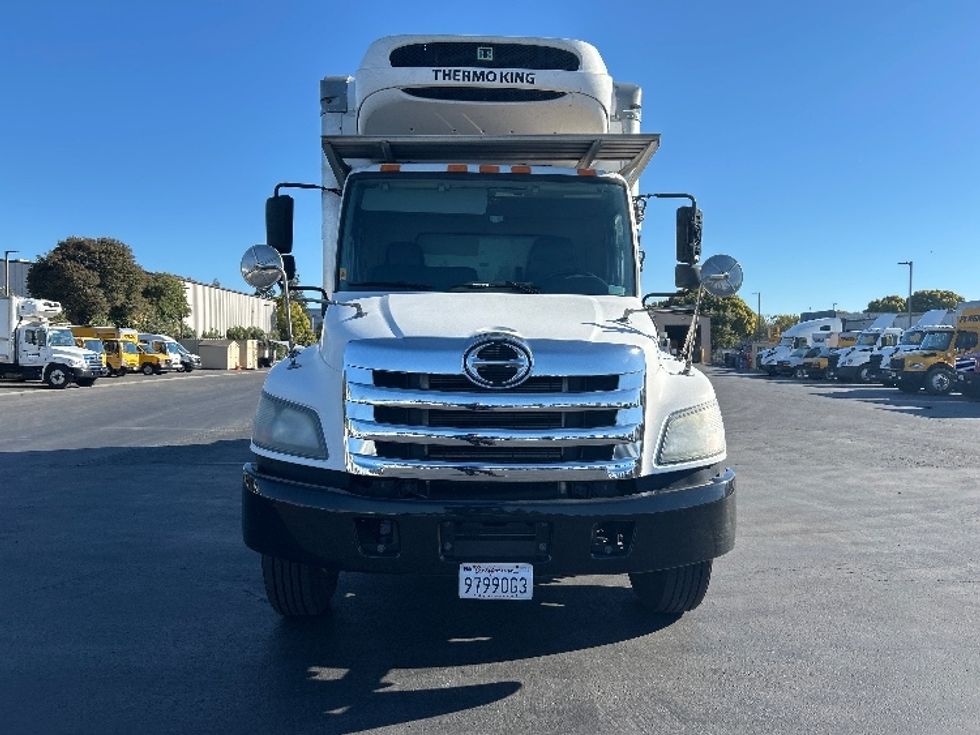 Refrigerated Truck-Light and Medium Duty Trucks-Hino-2018-338-West Sacramento-CA-193,500\n\t\tmiles-$ 38,250 - Image 2