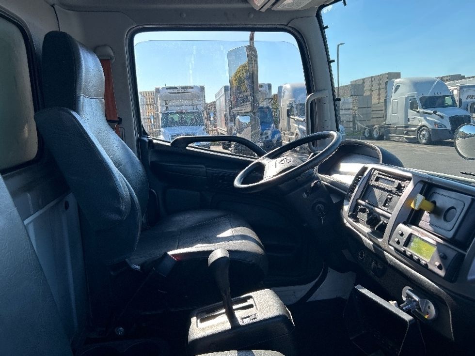 Refrigerated Truck-Light and Medium Duty Trucks-Hino-2018-338-West Sacramento-CA-193,500\n\t\tmiles-$ 38,250 - Image 22