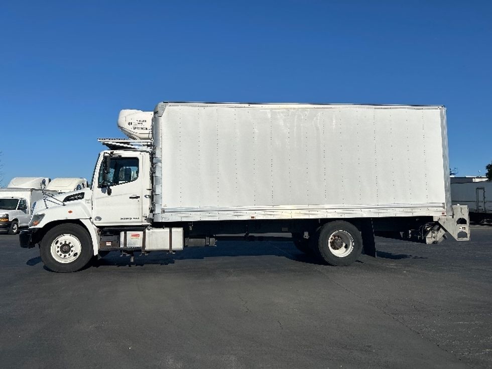Refrigerated Truck-Light and Medium Duty Trucks-Hino-2018-338-West Sacramento-CA-193,500\n\t\tmiles-$ 38,250 - Image 4