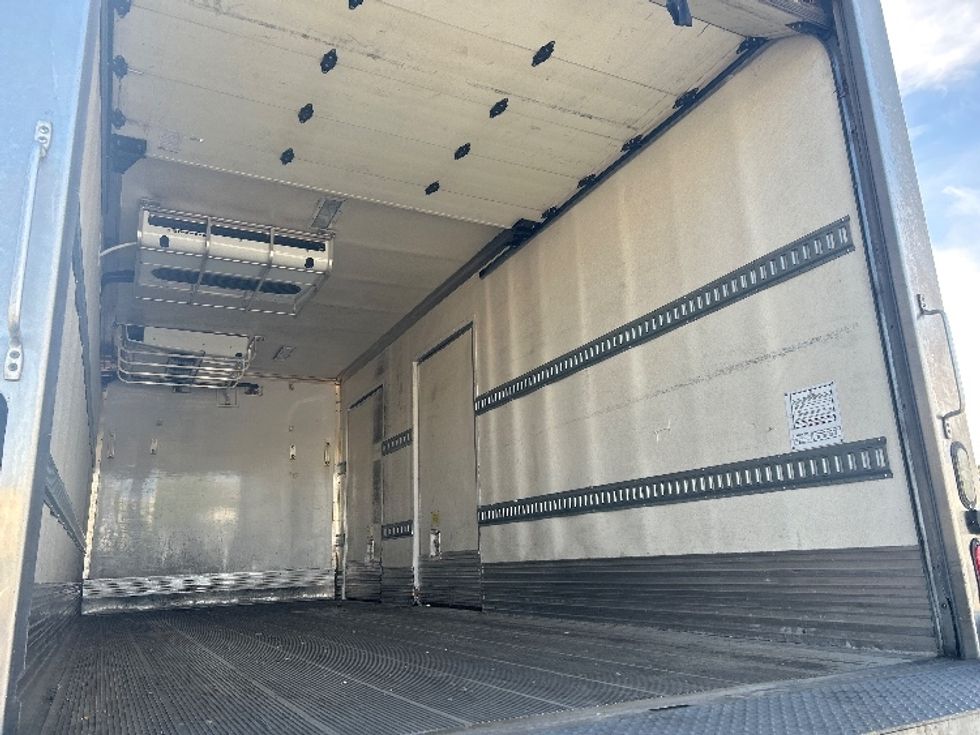 Refrigerated Truck-Light and Medium Duty Trucks-Hino-2018-338-West Sacramento-CA-207,729\n\t\tmiles-$ 35,500 - Image 12