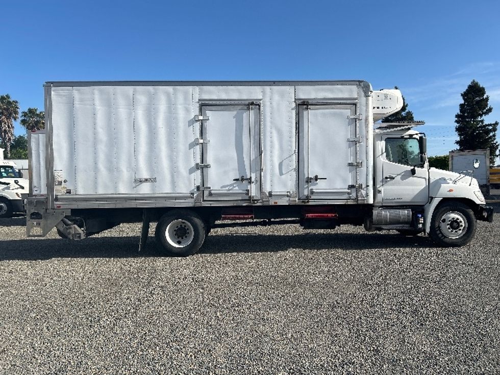 Refrigerated Truck-Light and Medium Duty Trucks-Hino-2018-338-West Sacramento-CA-207,729\n\t\tmiles-$ 35,500 - Image 15