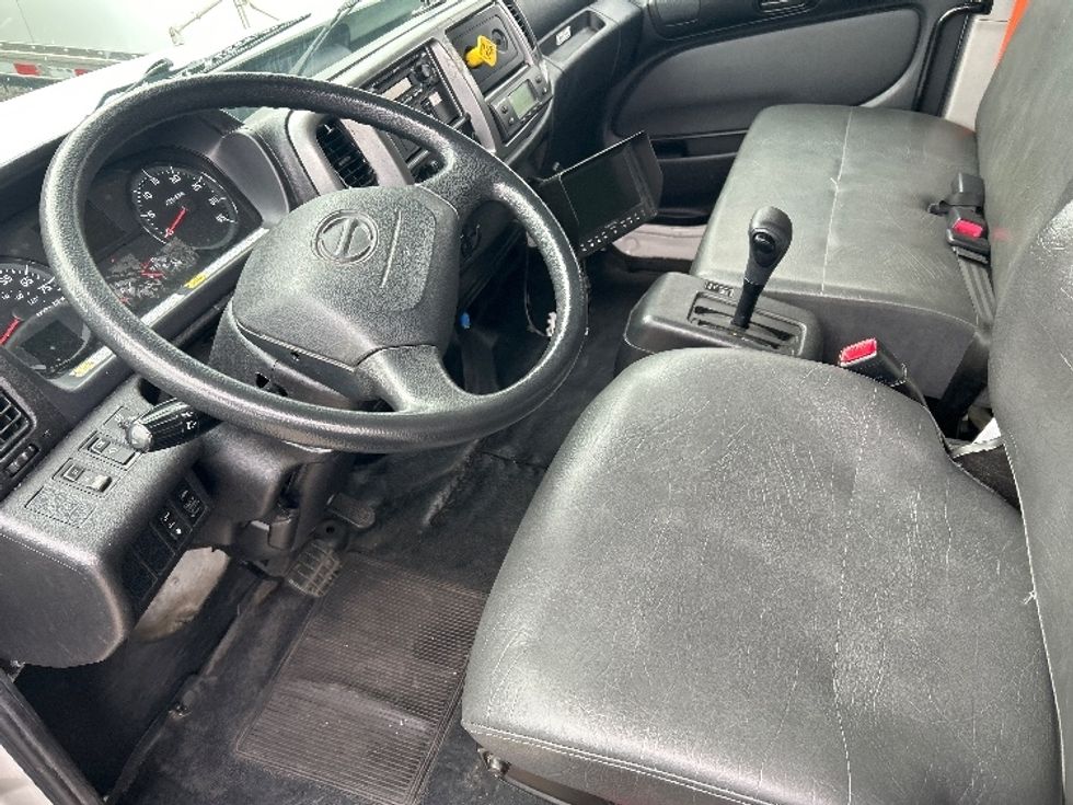 Refrigerated Truck-Light and Medium Duty Trucks-Hino-2018-338-West Sacramento-CA-207,729\n\t\tmiles-$ 35,500 - Image 17