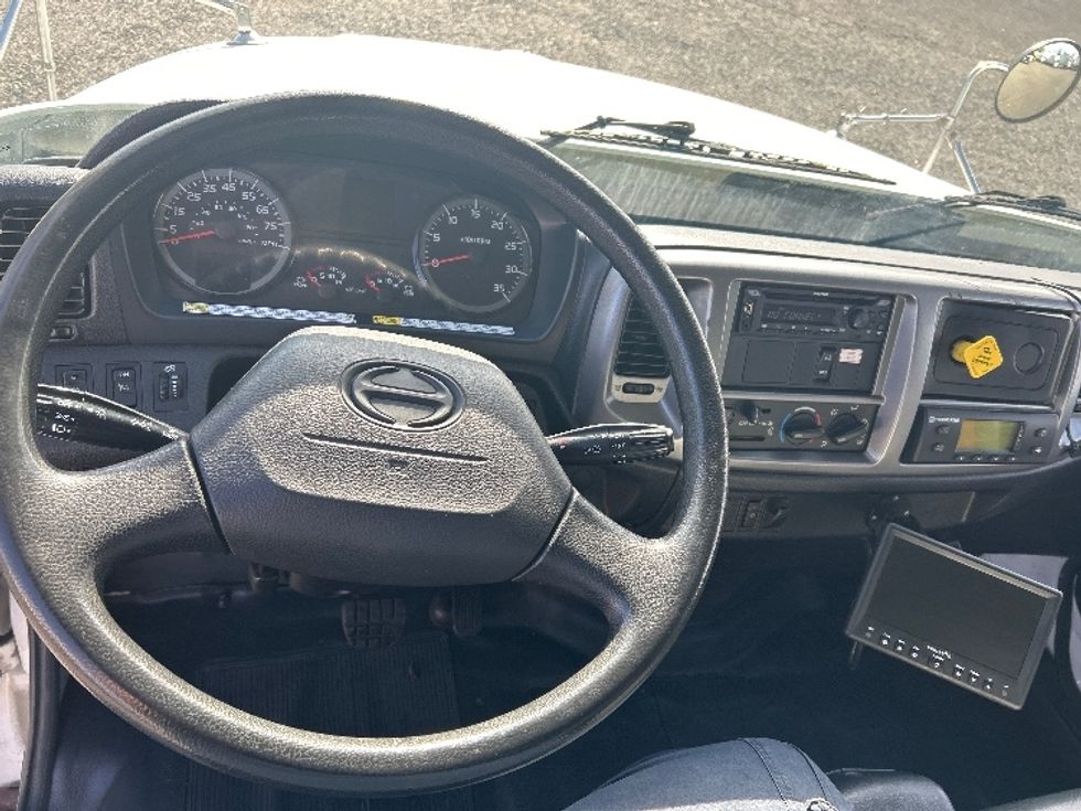 Refrigerated Truck-Light and Medium Duty Trucks-Hino-2018-338-West Sacramento-CA-207,729\n\t\tmiles-$ 35,500 - Image 18