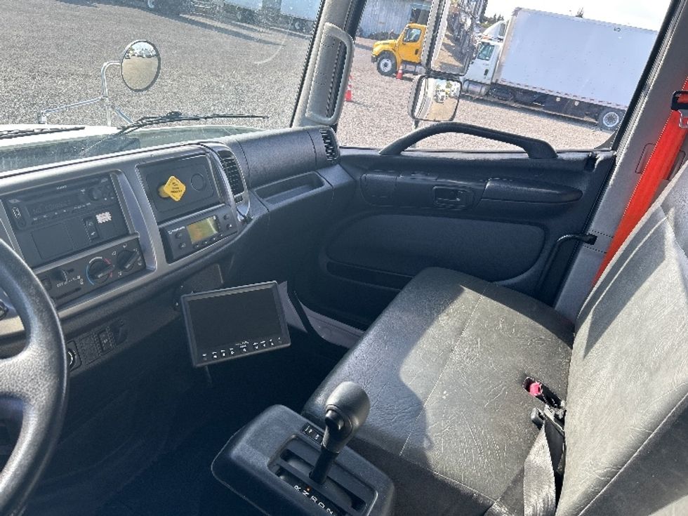 Refrigerated Truck-Light and Medium Duty Trucks-Hino-2018-338-West Sacramento-CA-207,729\n\t\tmiles-$ 35,500 - Image 19