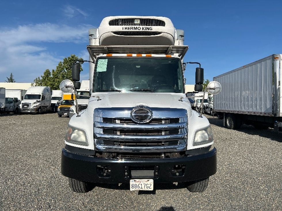 Refrigerated Truck-Light and Medium Duty Trucks-Hino-2018-338-West Sacramento-CA-207,729\n\t\tmiles-$ 35,500 - Image 2