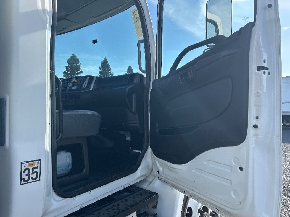 Refrigerated Truck-Light and Medium Duty Trucks-Hino-2018-338-West Sacramento-CA-207,729\n\t\tmiles-$ 35,500 - Image 20