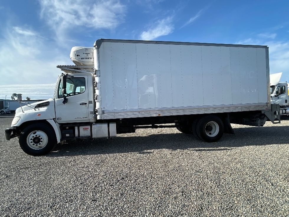 Refrigerated Truck-Light and Medium Duty Trucks-Hino-2018-338-West Sacramento-CA-207,729\n\t\tmiles-$ 35,500 - Image 4