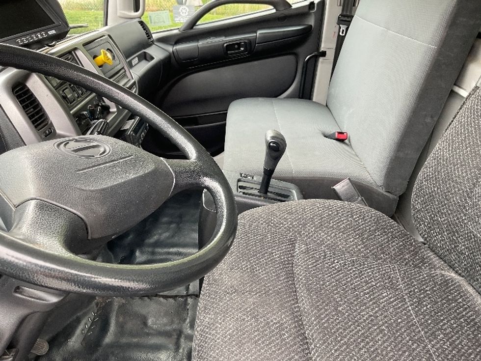 Refrigerated Truck-Light and Medium Duty Trucks-Hino-2018-338-West Valley City-UT-89,338\n\t\tmiles-$ 57,000 - Image 19