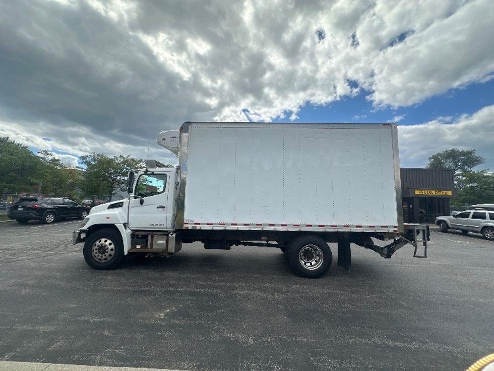 Refrigerated Truck-Light and Medium Duty Trucks-Hino-2018-358-Ottawa-ON-325,848\n\t\tkm-$ 45,250 - Image 15