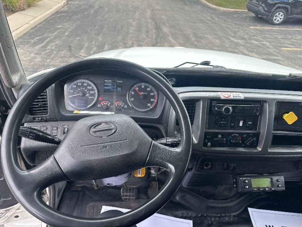 Refrigerated Truck-Light and Medium Duty Trucks-Hino-2018-358-Ottawa-ON-325,848\n\t\tkm-$ 45,250 - Image 18