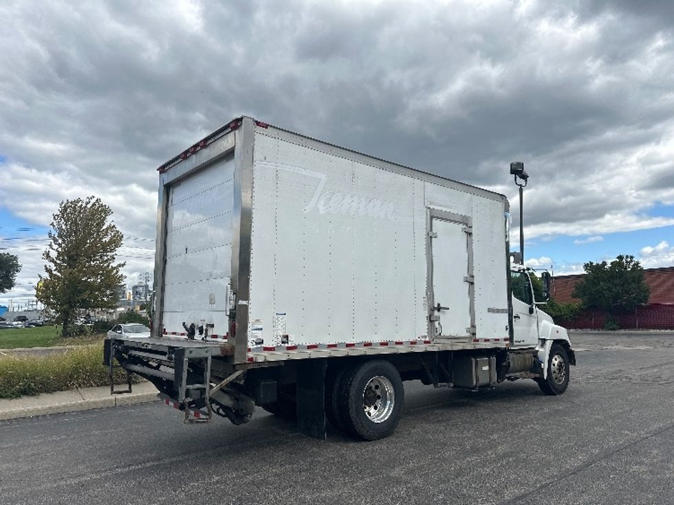Refrigerated Truck-Light and Medium Duty Trucks-Hino-2018-358-Ottawa-ON-325,848\n\t\tkm-$ 45,250 - Image 6