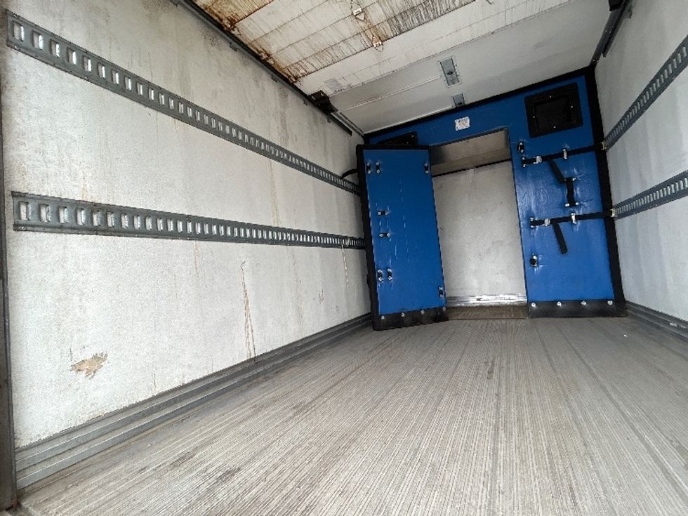 Refrigerated Truck-Light and Medium Duty Trucks-Hino-2019-195-Abbotsford-BC-268,828\n\t\tkm-$ 62,250 - Image 11