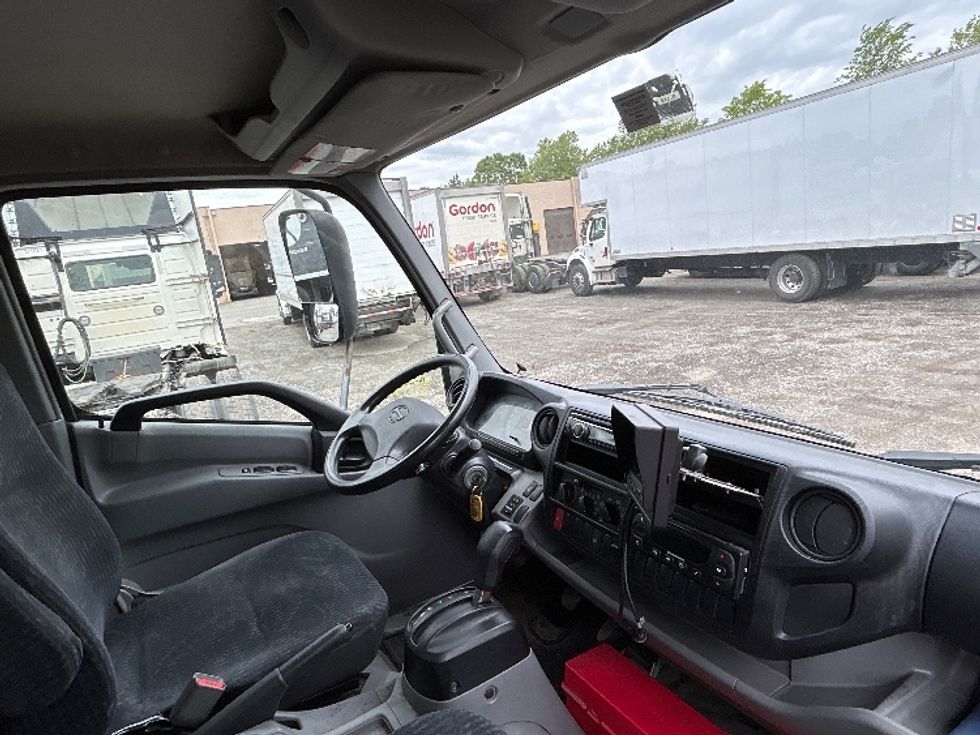 Refrigerated Truck-Light and Medium Duty Trucks-Hino-2019-195-Abbotsford-BC-268,828\n\t\tkm-$ 62,250 - Image 22