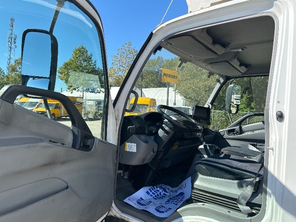 Refrigerated Truck-Light and Medium Duty Trucks-Hino-2019-195-Abbotsford-BC-314,810\n\t\tkm-$ 44,750 - Image 16