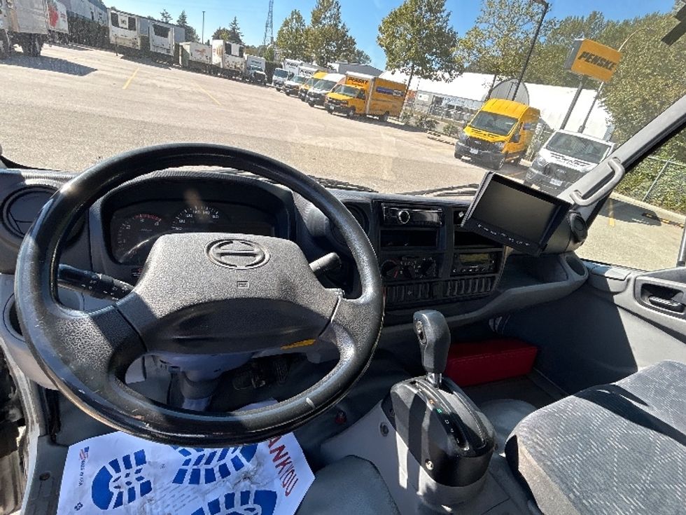 Refrigerated Truck-Light and Medium Duty Trucks-Hino-2019-195-Abbotsford-BC-314,810\n\t\tkm-$ 44,750 - Image 17
